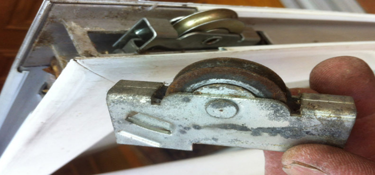 screen door roller repair in Tarpon Springs